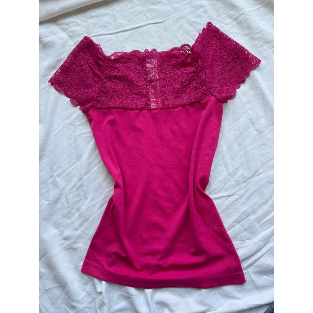 Y2K pink lace off the shoulder top - Picture 3 of 8